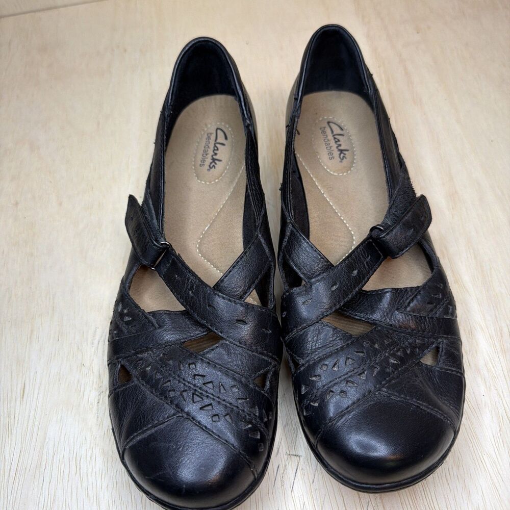 Clarks Ashland Spin women's black leather strappy loafers, Sz. 10